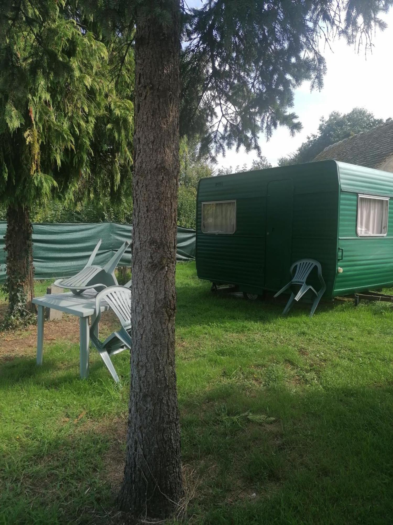 Parque de Campismo Petite Caravane Deux Places